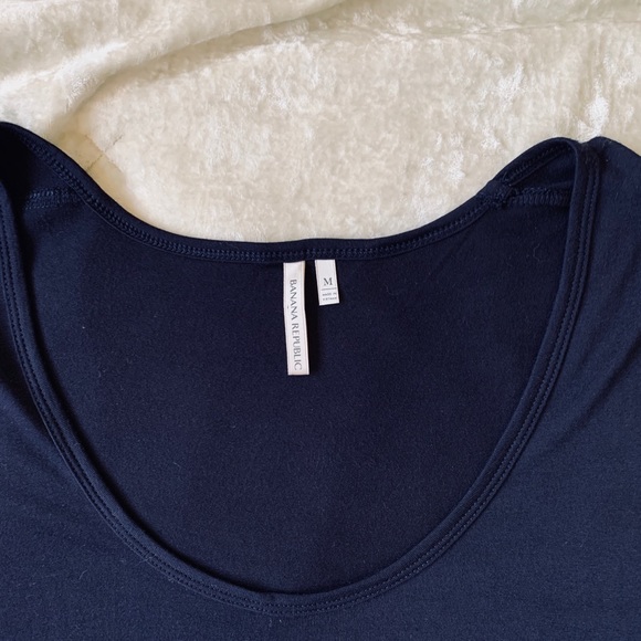 NWT Banana Republic - The Signature Tee in Navy - Picture 2 of 4